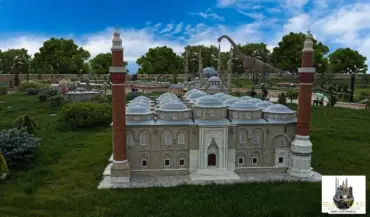Bursa Great Mosque miniature model – MiniatureArt photo 7
