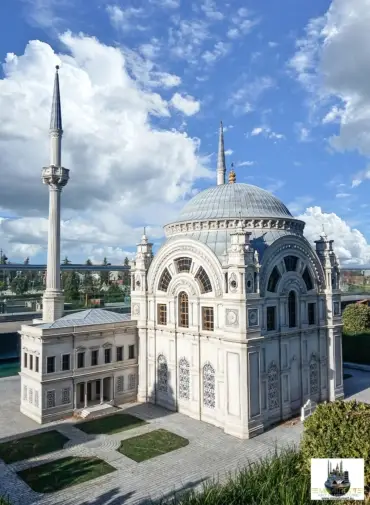 Dolmabahce Mosque miniature model – MiniatureArt photo 9