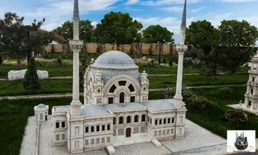 Dolmabahce Mosque miniature model – MiniatureArt photo 2