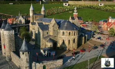 Basilica of Our Lady – Olv miniature model – MiniatureArt photo 3