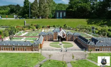 Palais Het Loo miniature model – MiniatureArt photo 1