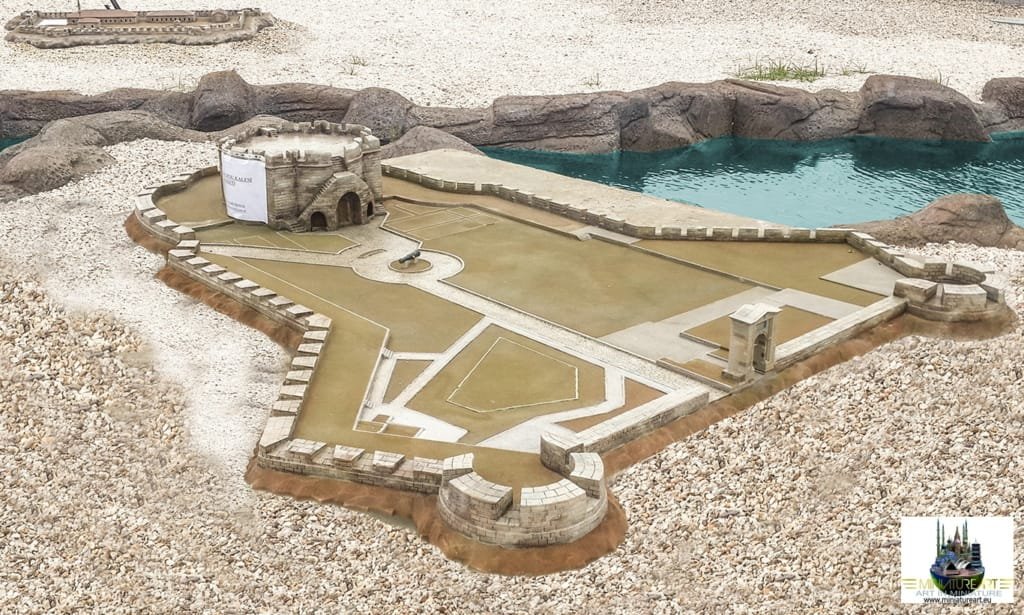 Star-shaped fortress model