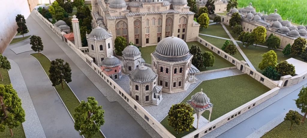 Domes and madrasas of the külliye model